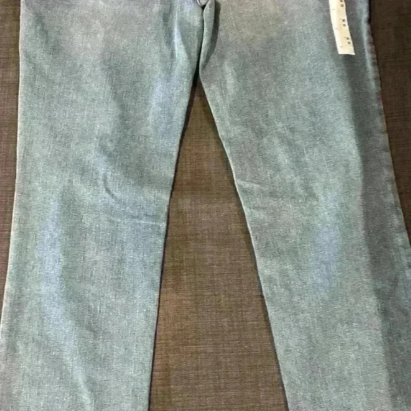 Men’s jeans slightly distressed knee cutouts by Goodfellow& Co. size 36x32. NWT - Picture 2 of 2
